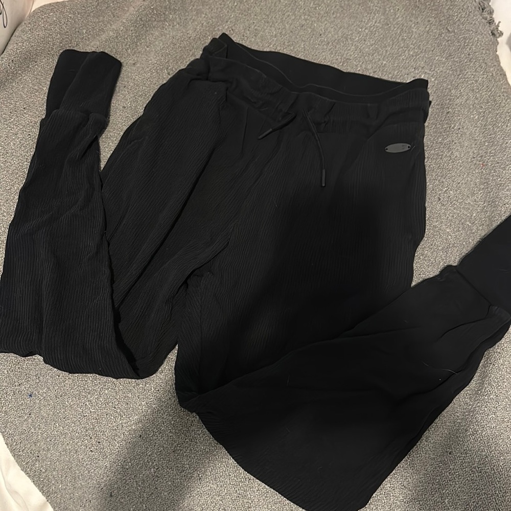Gym shark, studio joggers